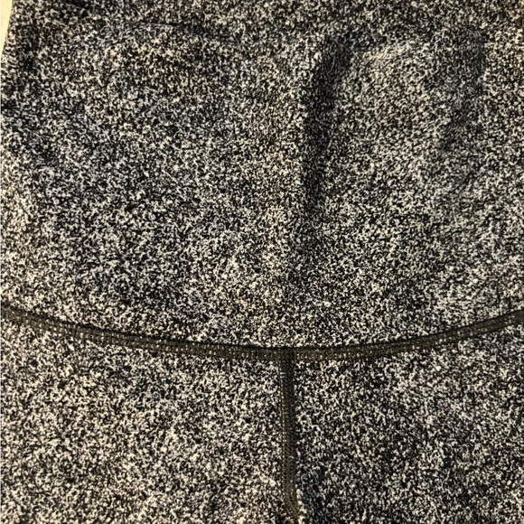 Lululemon Black and white speckled wide waist Size 4 Full length Good Condition - Picture 2 of 8